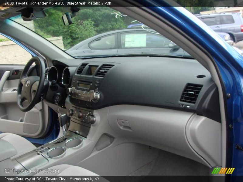 Blue Streak Metallic / Ash 2009 Toyota Highlander V6 4WD