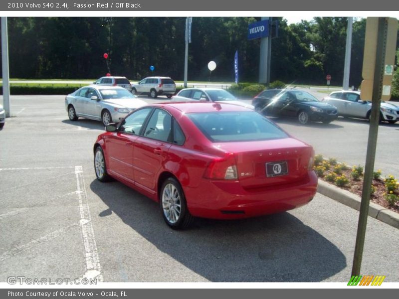 Passion Red / Off Black 2010 Volvo S40 2.4i
