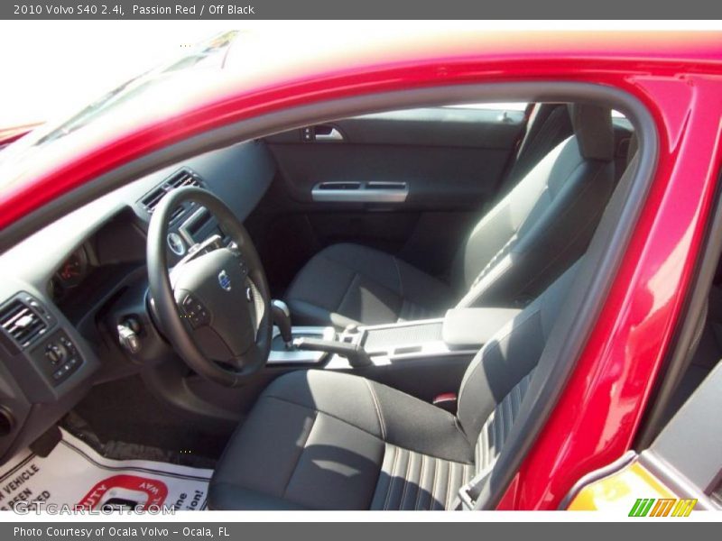 Passion Red / Off Black 2010 Volvo S40 2.4i
