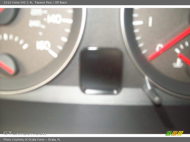 Passion Red / Off Black 2010 Volvo S40 2.4i