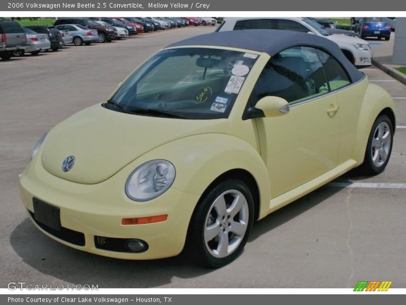 Mellow Yellow / Grey 2006 Volkswagen New Beetle 2.5 Convertible
