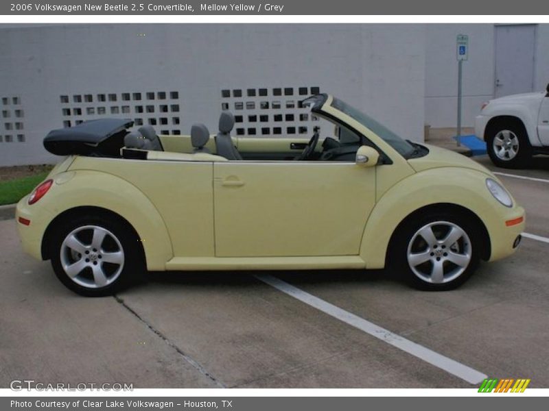 Mellow Yellow / Grey 2006 Volkswagen New Beetle 2.5 Convertible