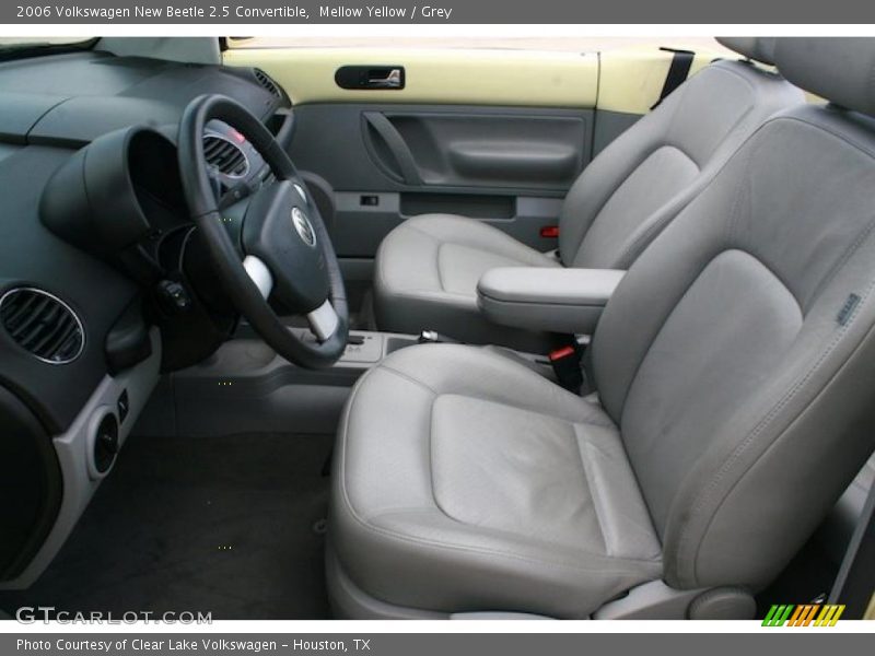 Mellow Yellow / Grey 2006 Volkswagen New Beetle 2.5 Convertible