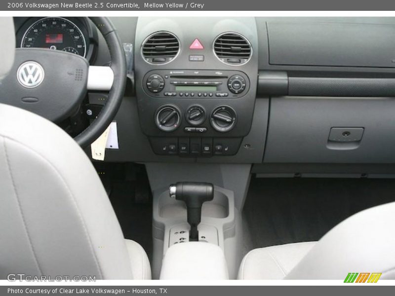 Mellow Yellow / Grey 2006 Volkswagen New Beetle 2.5 Convertible