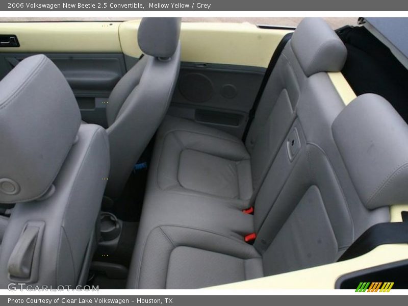 Mellow Yellow / Grey 2006 Volkswagen New Beetle 2.5 Convertible