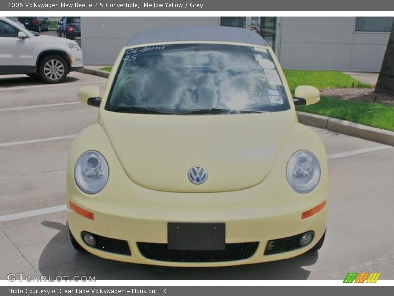 Mellow Yellow / Grey 2006 Volkswagen New Beetle 2.5 Convertible
