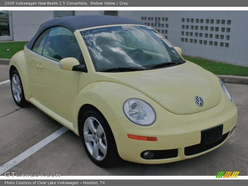 Mellow Yellow / Grey 2006 Volkswagen New Beetle 2.5 Convertible