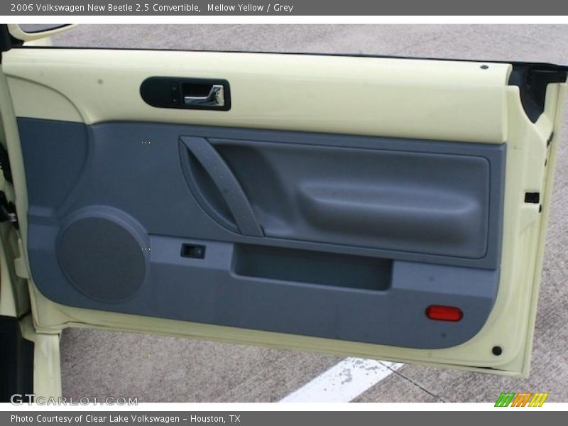 Mellow Yellow / Grey 2006 Volkswagen New Beetle 2.5 Convertible