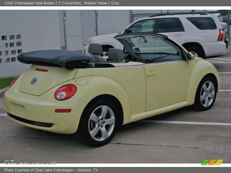 Mellow Yellow / Grey 2006 Volkswagen New Beetle 2.5 Convertible