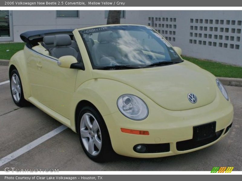 Mellow Yellow / Grey 2006 Volkswagen New Beetle 2.5 Convertible