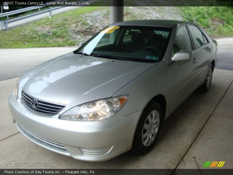 Lunar Mist Metallic / Gray 2005 Toyota Camry LE