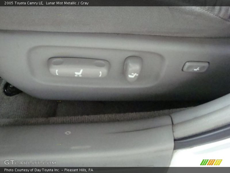 Lunar Mist Metallic / Gray 2005 Toyota Camry LE