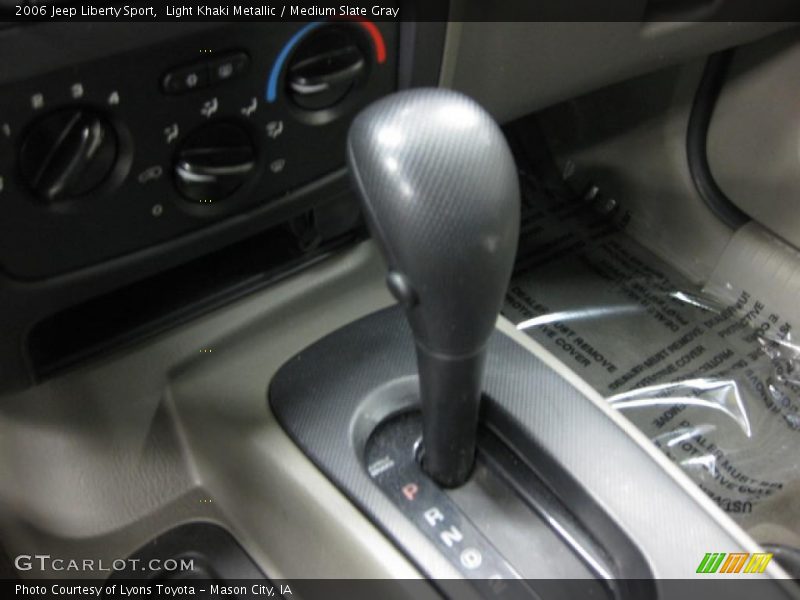 Light Khaki Metallic / Medium Slate Gray 2006 Jeep Liberty Sport