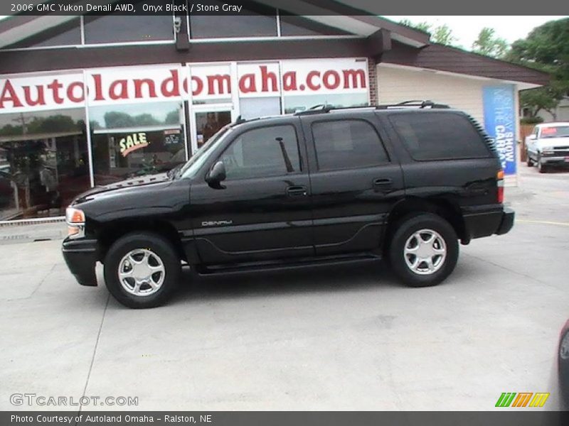 Onyx Black / Stone Gray 2006 GMC Yukon Denali AWD