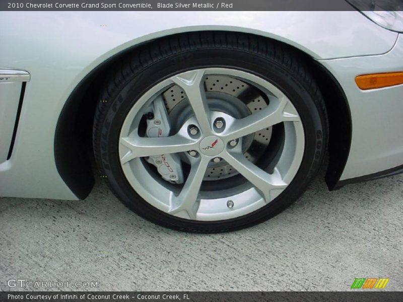 Blade Silver Metallic / Red 2010 Chevrolet Corvette Grand Sport Convertible