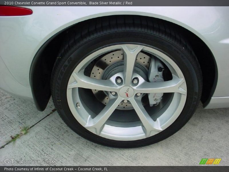 Blade Silver Metallic / Red 2010 Chevrolet Corvette Grand Sport Convertible