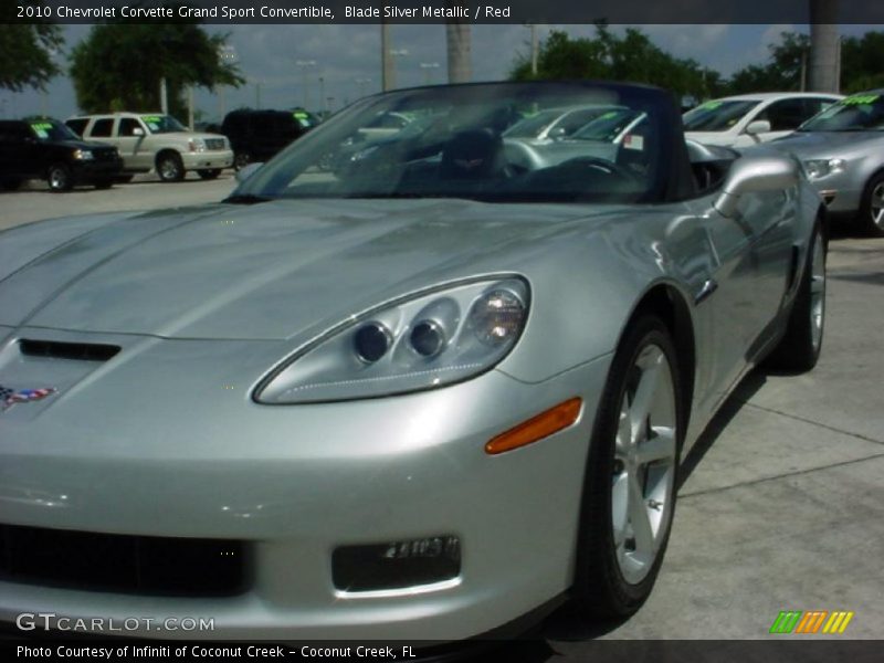 Blade Silver Metallic / Red 2010 Chevrolet Corvette Grand Sport Convertible