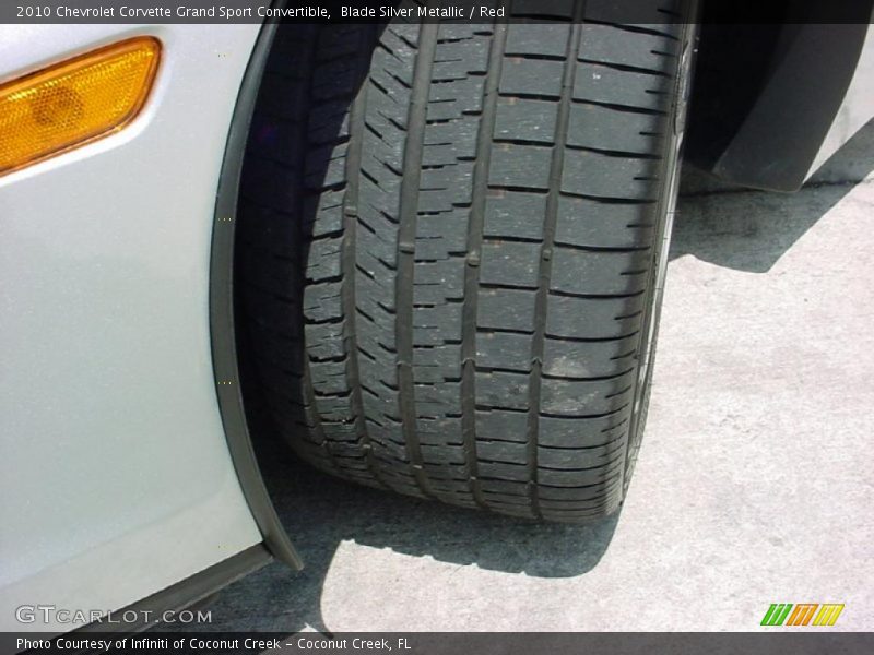 Blade Silver Metallic / Red 2010 Chevrolet Corvette Grand Sport Convertible