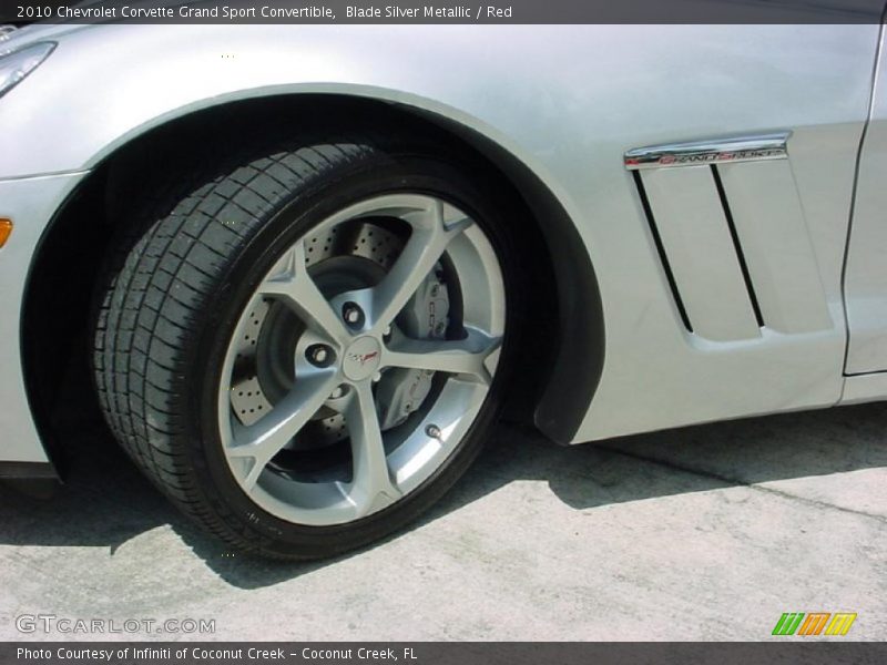 Blade Silver Metallic / Red 2010 Chevrolet Corvette Grand Sport Convertible