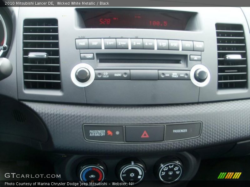 Wicked White Metallic / Black 2010 Mitsubishi Lancer DE