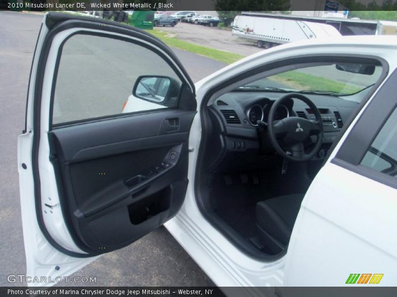 Wicked White Metallic / Black 2010 Mitsubishi Lancer DE