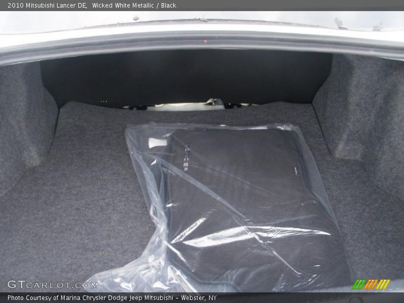 Wicked White Metallic / Black 2010 Mitsubishi Lancer DE