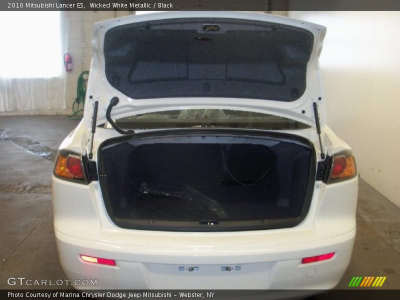 Wicked White Metallic / Black 2010 Mitsubishi Lancer ES