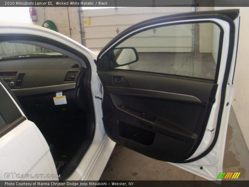 Wicked White Metallic / Black 2010 Mitsubishi Lancer ES