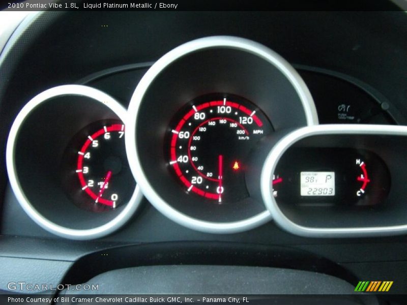 Liquid Platinum Metallic / Ebony 2010 Pontiac Vibe 1.8L