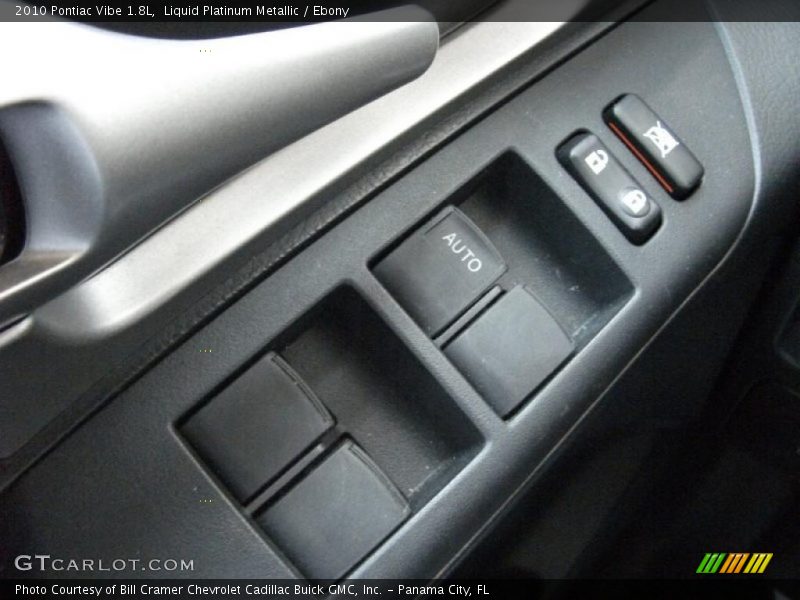 Liquid Platinum Metallic / Ebony 2010 Pontiac Vibe 1.8L