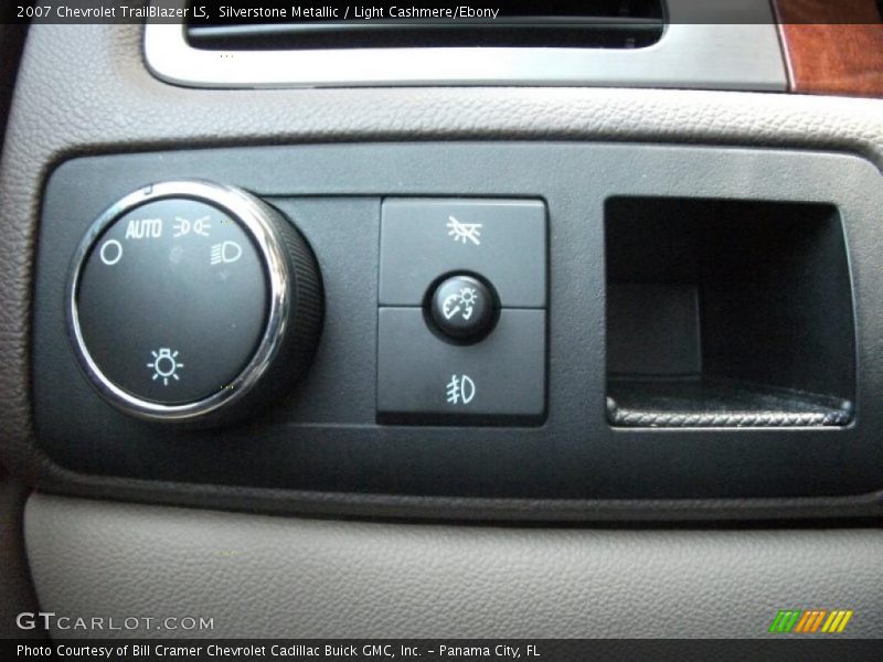 Silverstone Metallic / Light Cashmere/Ebony 2007 Chevrolet TrailBlazer LS