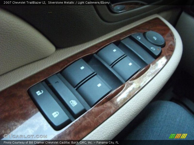 Silverstone Metallic / Light Cashmere/Ebony 2007 Chevrolet TrailBlazer LS