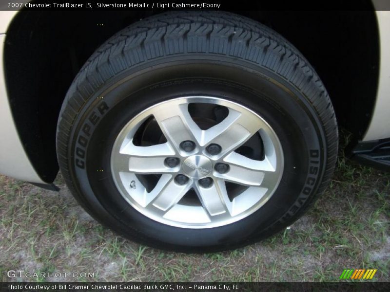 Silverstone Metallic / Light Cashmere/Ebony 2007 Chevrolet TrailBlazer LS