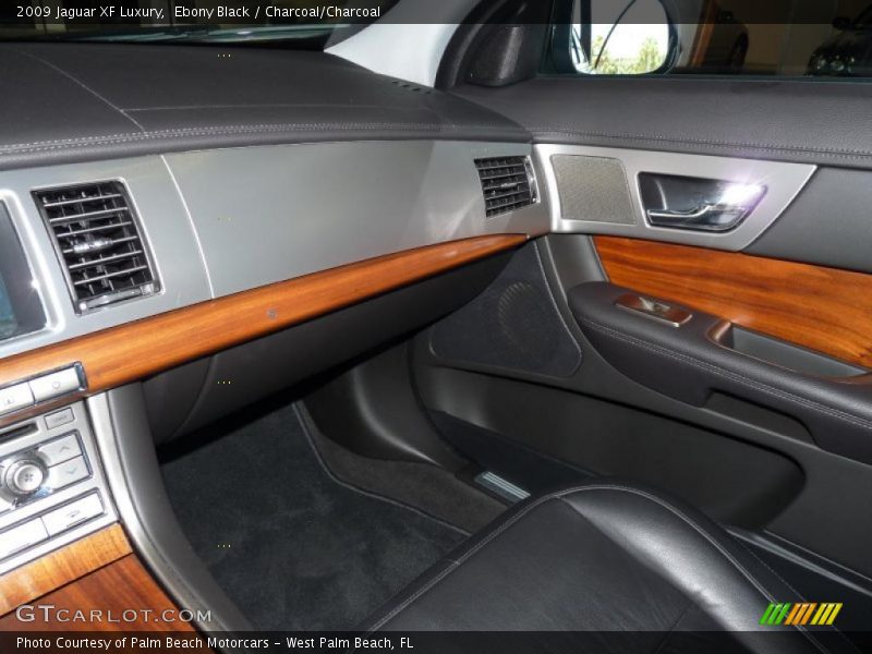 Ebony Black / Charcoal/Charcoal 2009 Jaguar XF Luxury