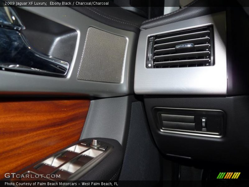 Ebony Black / Charcoal/Charcoal 2009 Jaguar XF Luxury