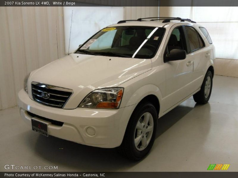 White / Beige 2007 Kia Sorento LX 4WD