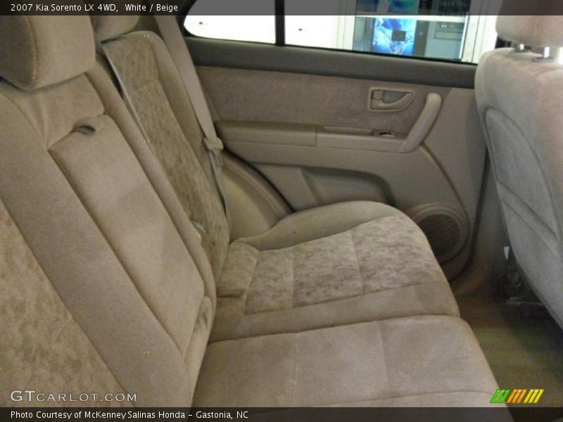 White / Beige 2007 Kia Sorento LX 4WD