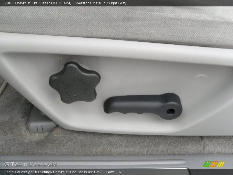 Silverstone Metallic / Light Gray 2005 Chevrolet TrailBlazer EXT LS 4x4
