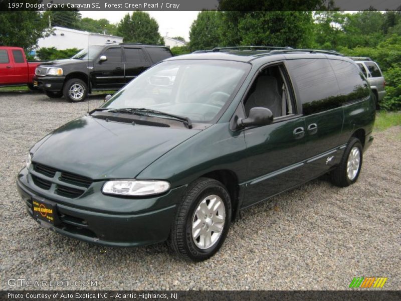 Forest Green Pearl / Gray 1997 Dodge Grand Caravan SE