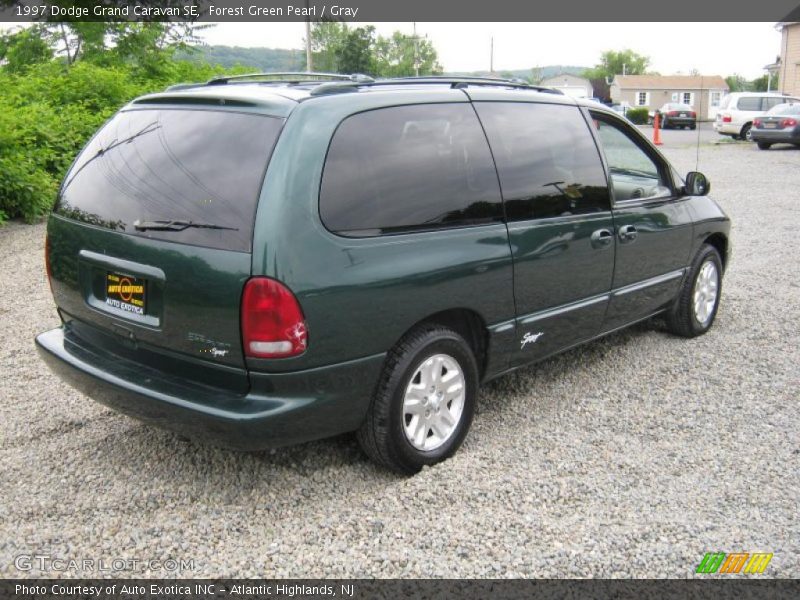 Forest Green Pearl / Gray 1997 Dodge Grand Caravan SE