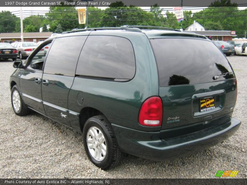 Forest Green Pearl / Gray 1997 Dodge Grand Caravan SE
