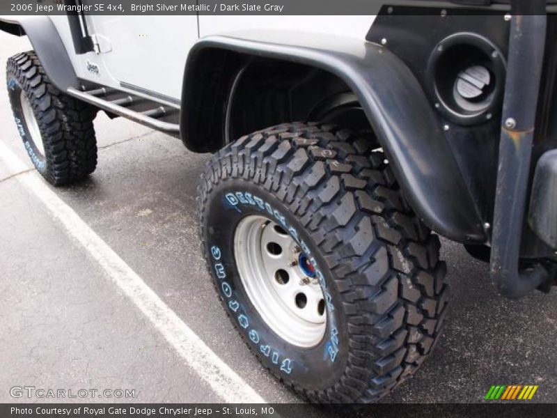 Bright Silver Metallic / Dark Slate Gray 2006 Jeep Wrangler SE 4x4