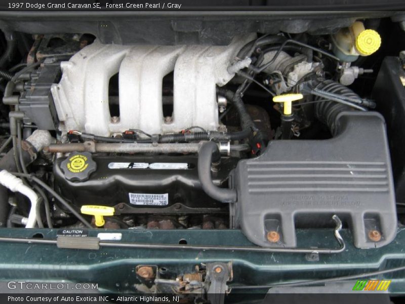 Forest Green Pearl / Gray 1997 Dodge Grand Caravan SE