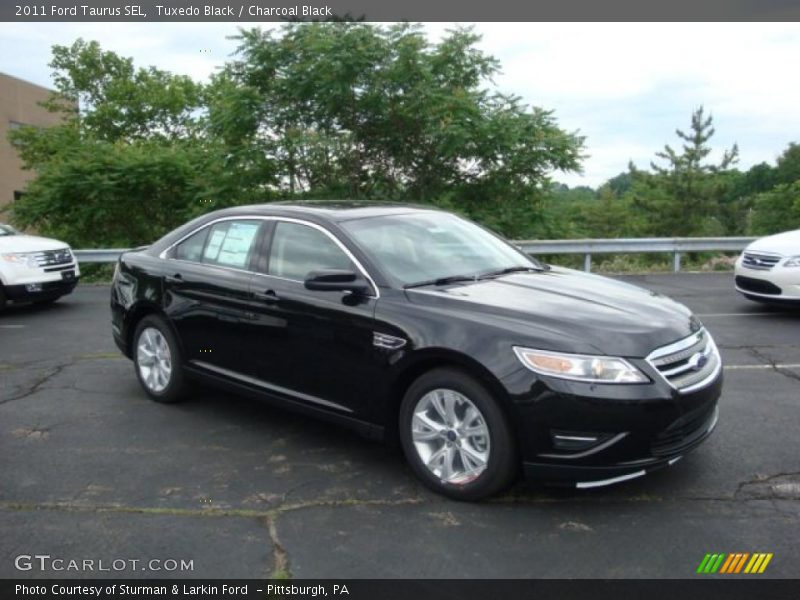 Tuxedo Black / Charcoal Black 2011 Ford Taurus SEL