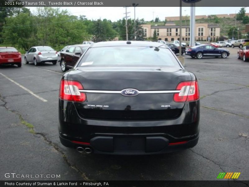 Tuxedo Black / Charcoal Black 2011 Ford Taurus SEL