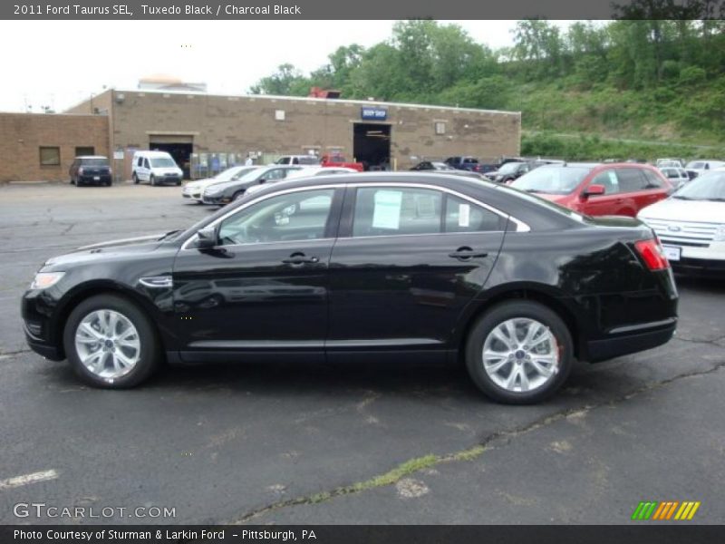 Tuxedo Black / Charcoal Black 2011 Ford Taurus SEL