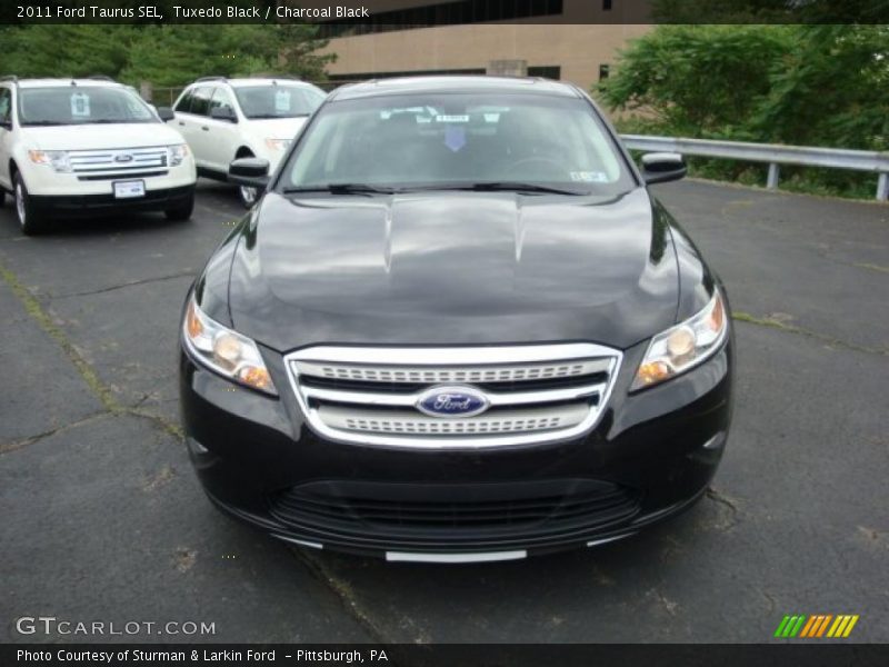 Tuxedo Black / Charcoal Black 2011 Ford Taurus SEL