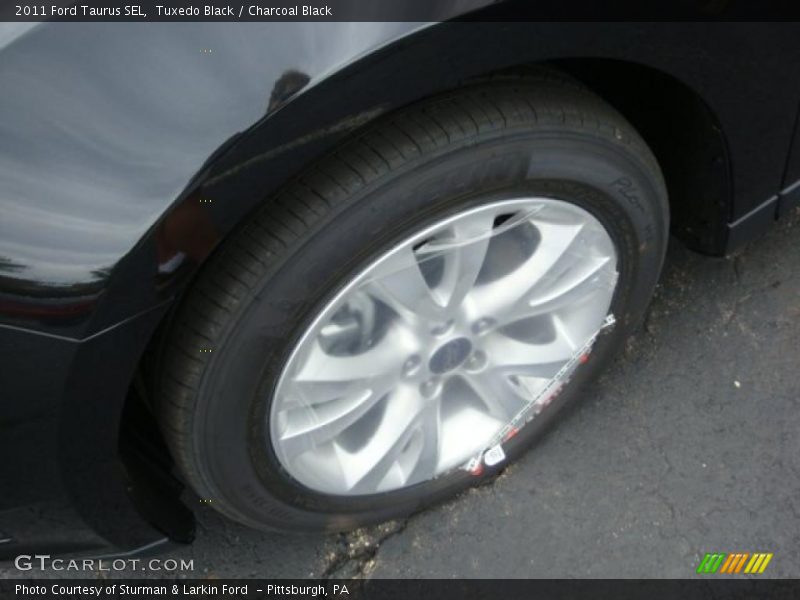 Tuxedo Black / Charcoal Black 2011 Ford Taurus SEL