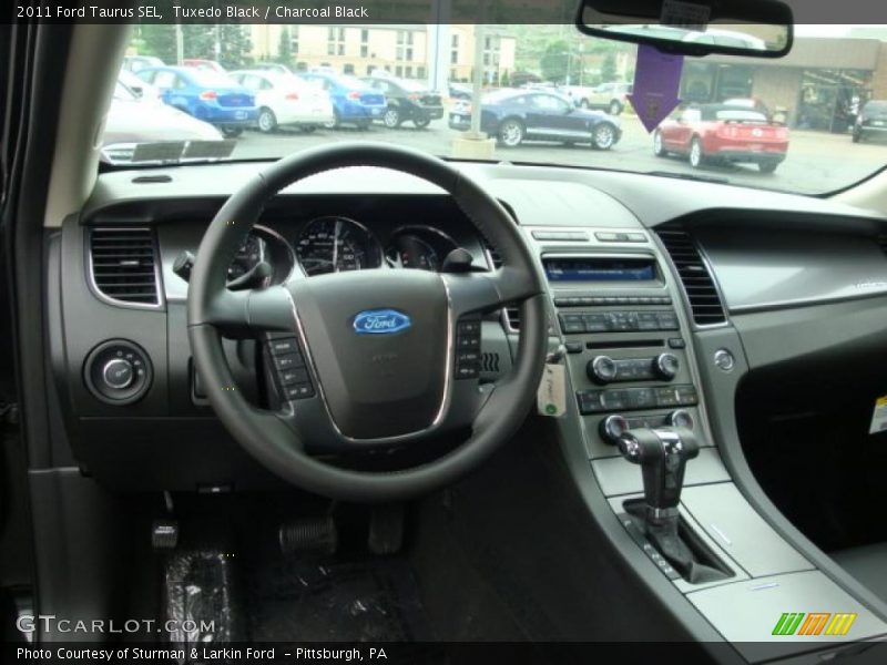 Tuxedo Black / Charcoal Black 2011 Ford Taurus SEL