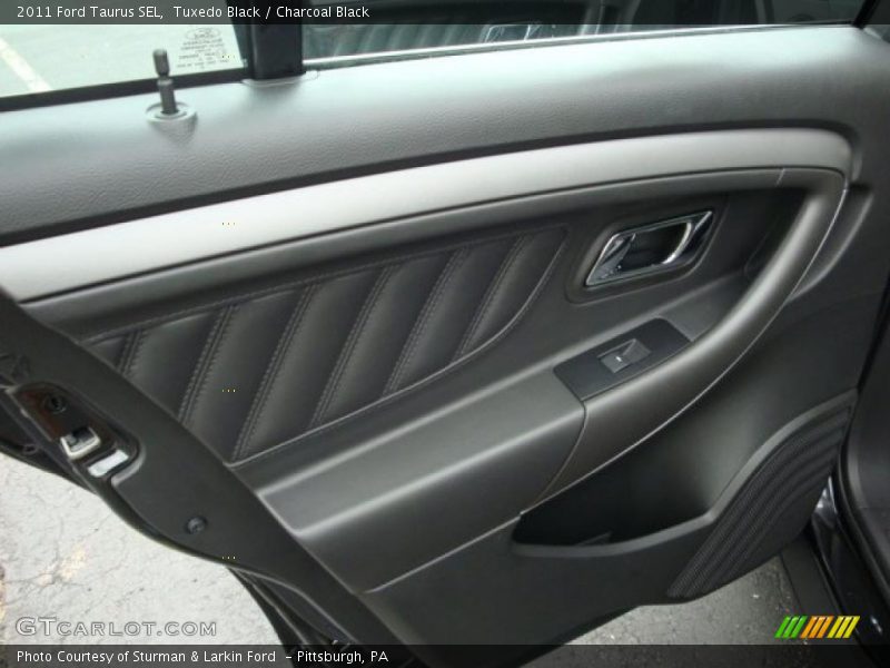 Tuxedo Black / Charcoal Black 2011 Ford Taurus SEL